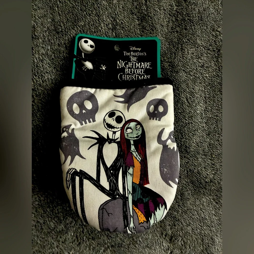 The Nightmare Before Christmas Jack & Sally Oven Mit
